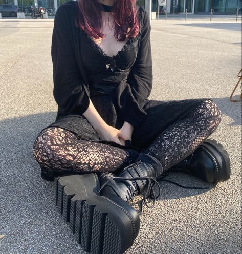 Emo Witch, Summer Goth Outfits, Goth Vibes, Goth Fits, Goth Outfit Ideas, Casual Goth, Goth Outfit, Witch Girl, Oufits Casual