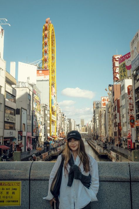 1 Day in Osaka Itinerary for Your First Visit to Osaka Photo Trip Ideas, Japan Profile Picture, Japan Travel Pictures, Kyoto Japan Outfit, Japan Photo Aesthetic, Trip Aesthetic Pictures, Cute Outfits For Japan, Travel To Japan Outfit, Osaka Pictures Ideas