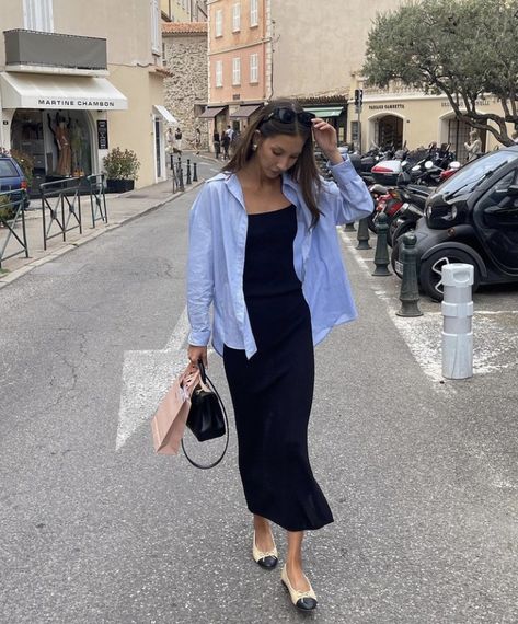 The Chicest European Summer Outfits To Copy ASAP Sandal Tali, Stile Hijab, European Summer Outfits, Modest Summer Outfits, 여름 스타일, Europe Outfits, Paris Outfits, Summer Work Outfits, Mode Casual