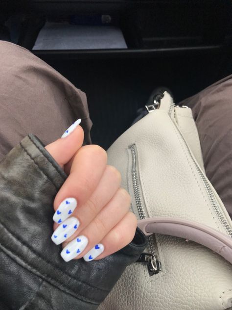 Blue And White Acrylic Nails Short, Nail Inspiration Blue And White, Short Nails Ideas Blue And White, White Nails With A Hint Of Blue, White And Blue Porcelain Nails, White Dark Blue Nails, White And Blue Heart Nails, White And Blue Nail Inspo Acrylic, Easy Blue And White Nails