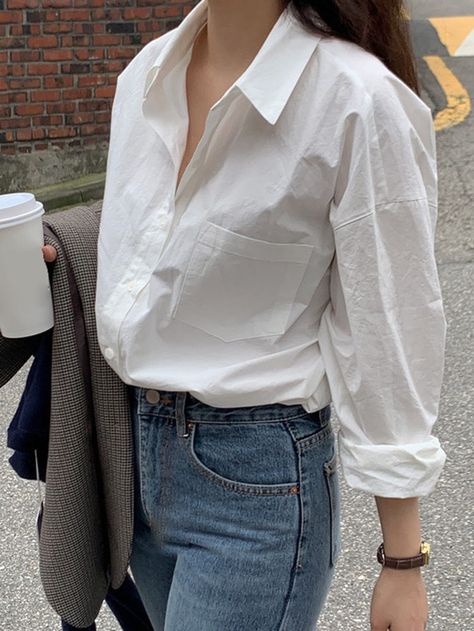 Collared Shirt Outfits, Blue Shirt Outfits, Long Sleeve Shirt Outfits, Outfits Con Camisa, Blue Shirt Women, White Shirt And Jeans, White Shirt Outfits, Drop Shoulder Shirt, Shirt Outfit Women