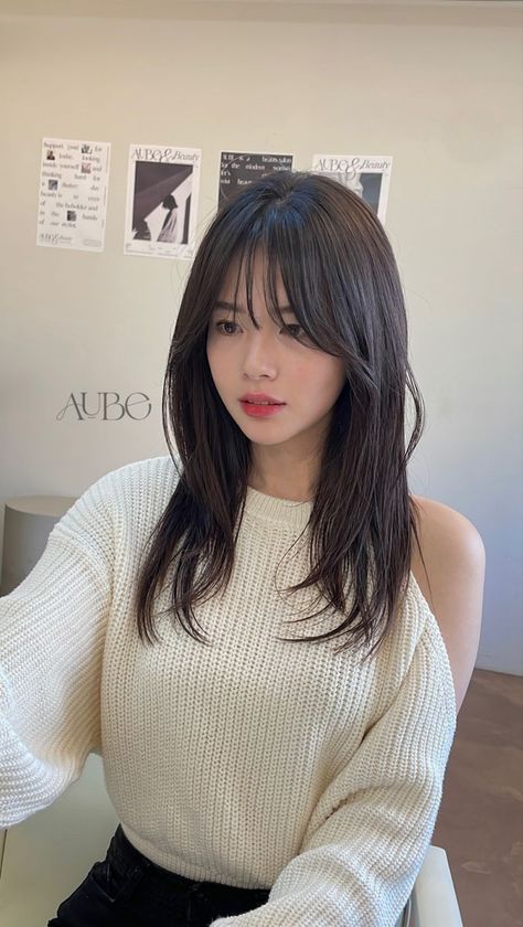 Hair Inspiration Long, Layered Haircuts For Medium Hair, Asian Haircut, Hair Style Korea, Hairstyles For Layered Hair, Trendy Hairstyle, Haircuts For Medium Hair, Haircuts Straight Hair, Hair Up Styles