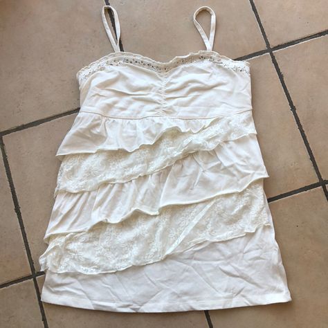 Size S/M White Justice Lace Tank Top Excellent Condition Mexico, Tank Tops Grunge, White Top Y2k, Thrifted Tank Tops, 2000s Tank Top, Shifting Wardrobe, Outfit Dump, Thrift Ideas, Babydoll Tops