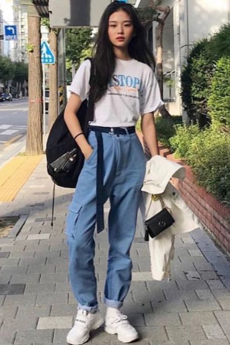 Aesthetic Korean Outfits, Vestiti Edgy, Outfit Korean Style, Korean Outfit Street Styles, Outfits Korean, Korean Casual Outfits, Korean Outfit, Mode Kpop, Stil Inspiration