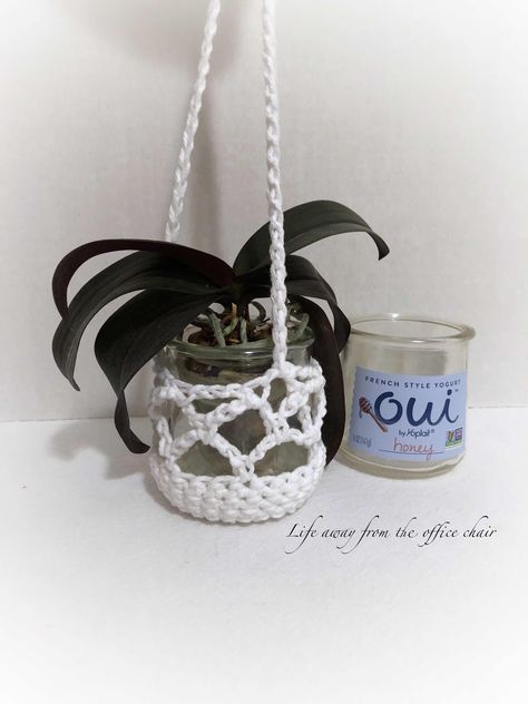 Crochet Oui Jar, What To Do With Oui Jars, Crochet Oui Jar Covers, Oui Yogurt Jars Ideas Crochet, Oui Jars Ideas, Oui Jar Crafts, Oui Crafts, Oui Yogurt Jars Ideas, Crochet Office