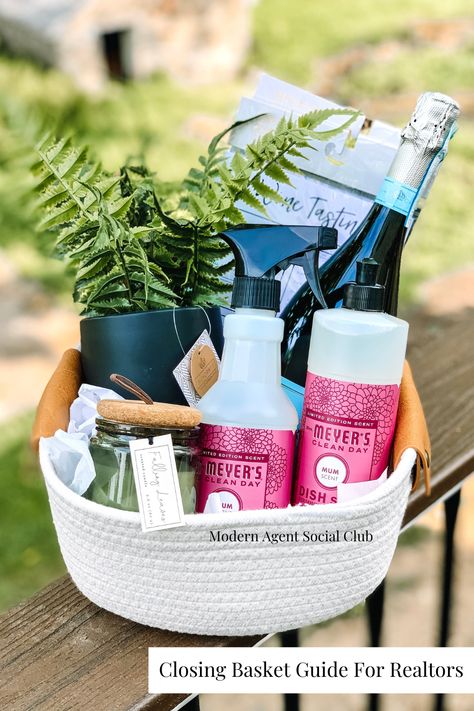 Client Gifts From Realtor, Real Estate Basket, Best Closing Gifts Real Estate, Buyer Gift Baskets Real Estates, Gifts For Clients Real Estate, Real Estate Holiday Gifts, Luxury Closing Gifts, Modern Housewarming Gift Ideas, Marketing Baskets Business