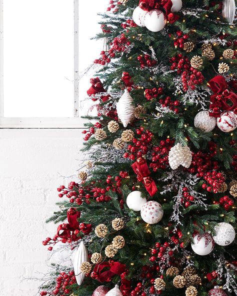 Nordic Frost Red and White Tree Theme. Styled by Brad Schmidt Christmas Tree Inspo, Decorating Ideas Christmas, Christmas Tree Decorating Ideas, Tree Decorating Ideas, Frosted Christmas Tree, Red Christmas Decor, Christmas Tree Decorating, Silver Christmas Decorations, Christmas Tree Decorating Themes