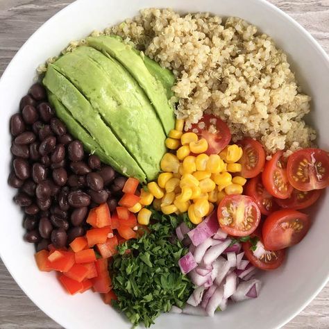 Quinoa Buddha Bowl Quinoa Buddha Bowl, Buddah Bowl, Rice Beans, Pasti Sani, Buddha Bowls, Idee Pasto, Makanan Diet, Sloppy Joe, Läcker Mat