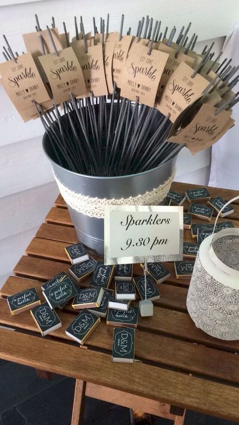 Molde, Homemade Wedding Decorations, Wedding Cheap, Affordable Wedding Favours, Homemade Wedding, Rustic Wedding Signs, Wedding Sparklers, Wedding Place Settings, Wedding Table Decorations