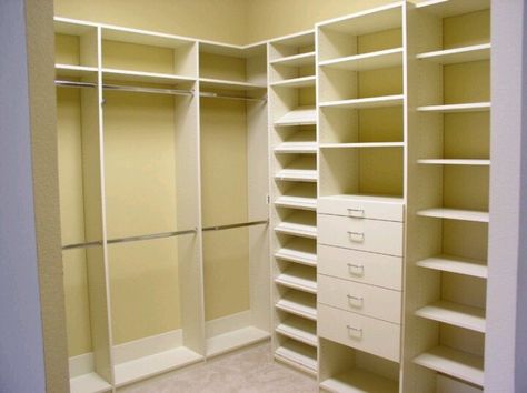 Closet en forma de L Building Closet, Corner Closet Shelves, Home Depot Closet, Corner Closet Organizer, Build Shelves, Master Closet Design, Corner Closet, Closet Redo, Front Closet