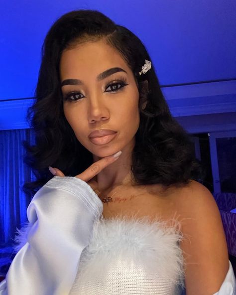 Jhené Aiko Efuru Chilombo 🔮 on Instagram: “its been a minute... how u been?” Jhené Aiko, Jhene Aiko Album, Local Bakery, Chief Keef, Celebrity Skin, Girl Artist, Jhene Aiko, Pretty Celebrities, Selfie Poses Instagram