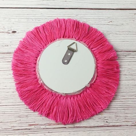 Easy Macrame Knots, Frame Macrame, Macrame Easy, Beach House Vibes, Pink Macrame, Macrame Yarn, Easy Macrame, Macrame Mirror, Mirror Frame Diy