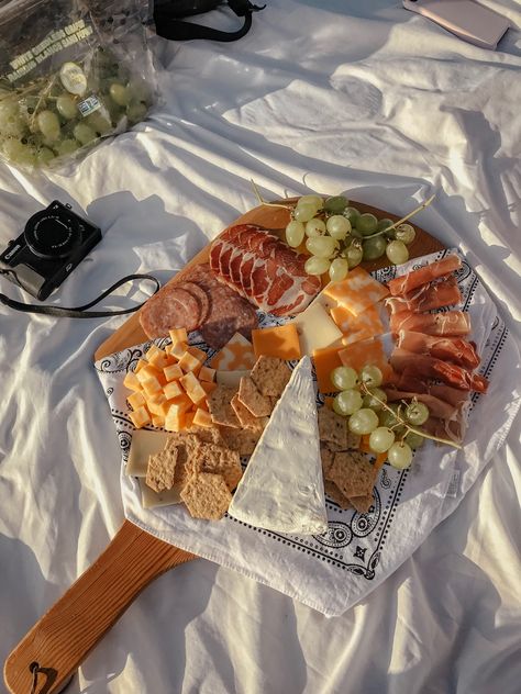 cheese board
charcuterie board
beach picnic Charcuterie Picnic Aesthetic, Food Boards Aesthetic, Sunset Beach Picnic Friends, Charcuterie Aesthetic Picnic, Sunset Charcuterie Board, Aesthetic Charcuterie Board Ideas, Picnic Wine Aesthetic, Charcuterie Board Picnic Aesthetic, Charcuterie Board Aesthetic Picnic