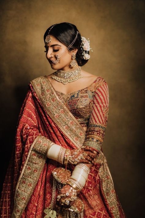 Wedding Women Poses, Bride Portraits Indian, Poses For Bride Indian, Bride Indian Poses, Wedding Poses For Bride Indian, Brides Poses Indian, Photo Pose For Bride, Wedding Pose For Bride, Indian Bride Portrait Poses