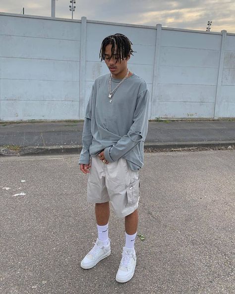 ALL STREETWEAR on Instagram: “Would You Wear This? 🙏 #allstreetwear 📸 @vyckkis Follow @all.streetwear” Grey Sweat Shorts Outfit, Streetwear Shorts Outfit, Grey Shorts Outfit Men, Cargo Shorts Men Outfits, Grey Shorts Outfit, Gray Shirt Outfit, Cargo Shorts Outfit, Outfit Men Streetwear, Streetwear Fashion Men