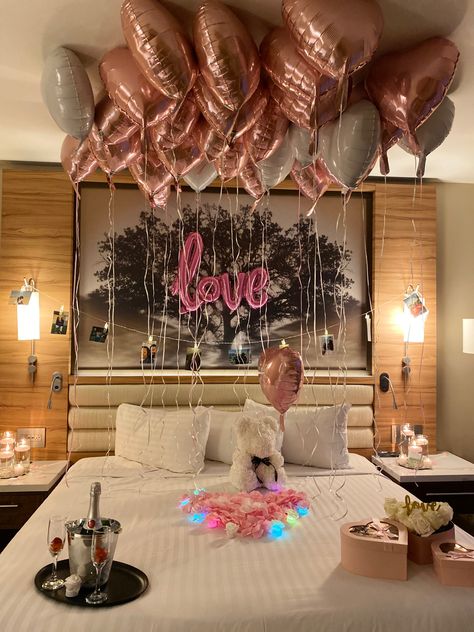 How To Decorate Hotel Room For Boyfriend, Birthday Deco In Hotel Room, Hotel Room Surprise Romantic, Decorate Hotel Room Romantic For Him Birthday, Vday Hotel Room Decor, Decorating Hotel Room For Wedding Night, Hotel Room Anniversary Decoration, How To Decorate A Hotel Room Romantic, Birthday Decorations At Hotel