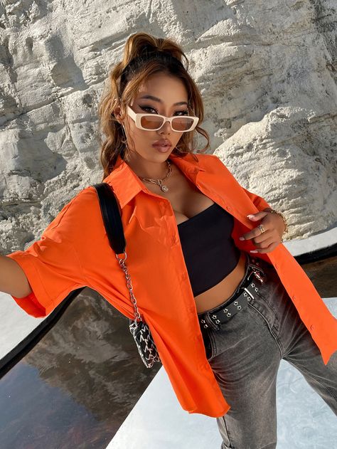 Orange Polo Outfit Woman, Neon Orange Outfit Ideas, Orange Tops For Women, Outfits With Orange Shirt, Chemise Orange Outfit, Orange Shirt Outfit Women, Orange Shirt Outfit Summer, Orange Button Up Shirt Outfit, Neon Shirt Outfit