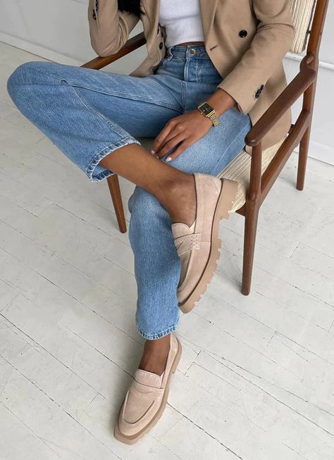 Back to school outfit, back to work, business casual outfit, fall inspo, fall shoes, fall flats Business Casual Outfits, Loafers Outfit, Ținută Casual, Casual Work Outfits, Suede Loafers, On Repeat, Inspired Dress, Lug Sole, Fall Looks