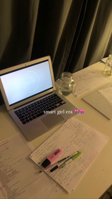 School Dream Board, College Study Aesthetic, Studera Motivation, Drømme Liv, School Goals, Romanticizing School, Produk Apple, Study Board, Studying Life