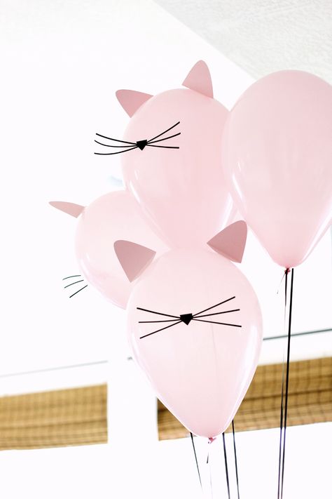 Kitten Birthday Party, Cat Themed Parties, Cat Balloons, Cat Themed Birthday Party, Free Baby Shower Printables, Kitten Party, Kitten Birthday, Gata Marie, Birthday Party Decorations Diy