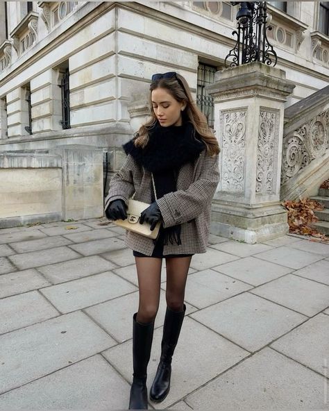 [PaidAd] 85 Winter Fashion Outfits Knee High Boots Recommendations You Don't Want To Miss Quickly #winterfashionoutfitskneehighboots Knee High Boots Outfit Fall, High Boots Outfit Winter, Kate Hutchins, Tall Black Boots Outfit, Tall Boots Outfit, Fall Boots Outfit, Winter Boots Outfits, Knee Boots Outfit, High Boots Outfit