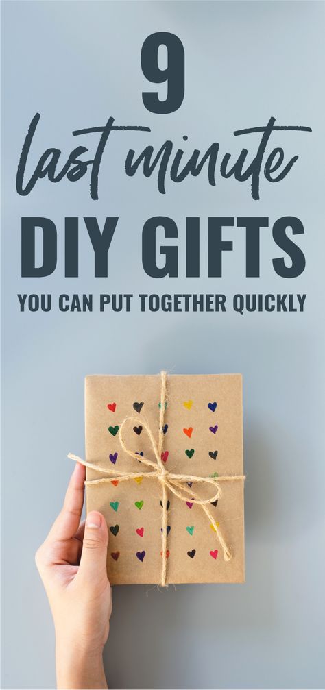 9 last minute DIY gifts you can put together quickly. Last minute gifts. Handmade gifts. Watch 9 videos about DIY gifts. Last Minute Diy Gifts, Quick Birthday Gifts, Diy Gifts Last Minute, Diy Gifts For Christmas, Homemade Gifts For Friends, Quick Diy Gifts, Diy Anniversary Gifts For Him, Homemade Birthday Gifts, Easy Birthday Gifts