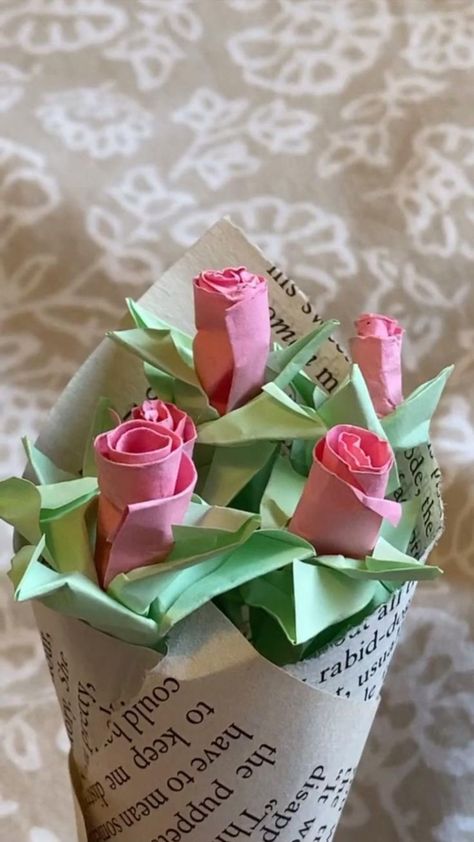 Note Origami, Sticky Note Crafts, Crafts For Girlfriend, Paper Flower Bouquet Diy, Sticky Note Origami, Origami Flower Bouquet, Notes Diy, Notes Craft, Cute Origami