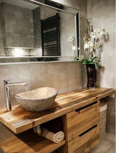 Baie Vintage, Design Interior Baie, Solar Diy, Bathroom Vanity Drawers, Flooring Diy, Decor Baie, Bad Inspiration, Bathroom Units, Wooden Bathroom