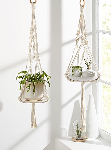 Set of 2 macramé plant hangers Hanger Decor, Diy Macrame Plant Hanger, Photo Dimensions, Macrame Plant Hangers, Vintage Minimalist, Minimalist Interior Design, Plant Hangers, Minimalist Home Decor, Wooden Rings