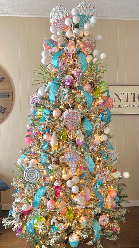 Sweet Treats Christmas, Candyland Tree, Treats Christmas, Purple Christmas Tree, Candy Land Christmas Door, Candy Christmas Tree, Gingerbread Christmas Decor, Christmas Tree Decorating Themes, Christmas Float