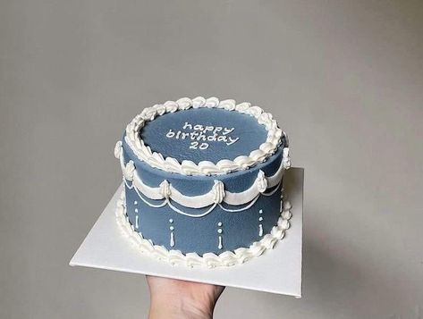 Cake Birthday Korea Blue, Vintage Birthday Cakes For Men, Cake Blue Aesthetic, Kue Tart Aesthetic, Blue Cake Aesthetic, Blue Cake Designs Birthday, Blue Vintage Cake, Bolo Aesthetic, Kue Disney