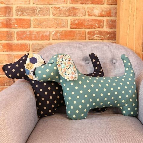 Birds Fabric, Sewing Stuffed Animals, Dog Cushions, Diy Felt, Fabric Toys, Felt Birds, Sewing Pillows, Dog Pillow, Baby Pillows