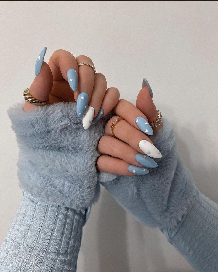 ig: editionvicki Blue Fall Nails, Blue And White Nails, Summer Nail Colors, Heart Nail Designs, Baby Blue Nails, Blue Nail Designs, Bleu Pastel, Blue Nail, Nagel Inspo