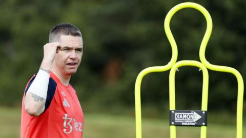 Marc Skinner in Manchester United training