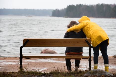 Mielenterveyshäiriöitä esiintyy kaikissa väestöryhmissä, mutta ne painottuvat kuitenkin pienituloiseen ja vähemmin koulutettuun osaan väestöä.