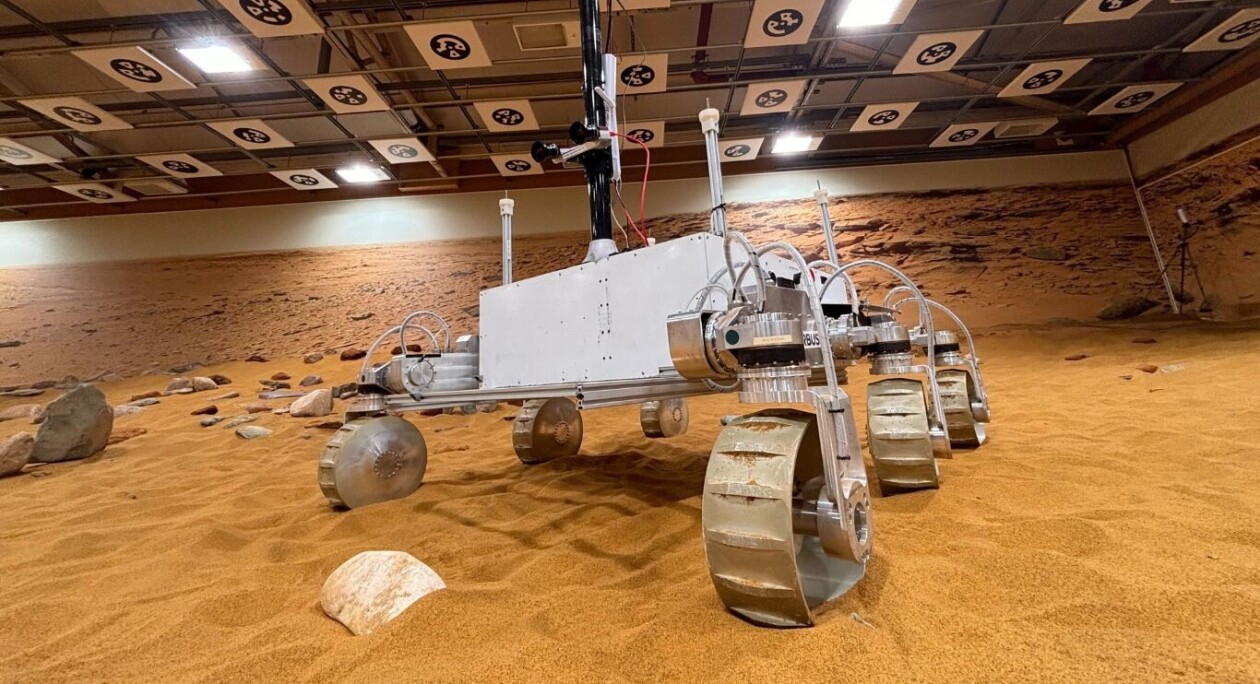 Space rover tests &#8216;natural intelligence&#8217; based on insect brains