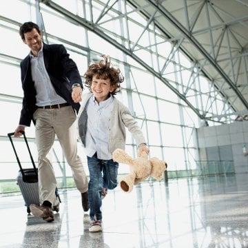 Here\'s How to Navigate Traveling Full-Time With a Family