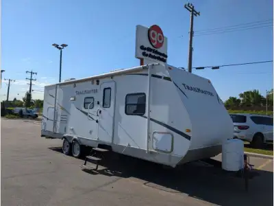 Gulf Stream Trailmaster Travel Trailer w/Rear Corner Bath Including Tub/Shower & Toilet w/Separate S...