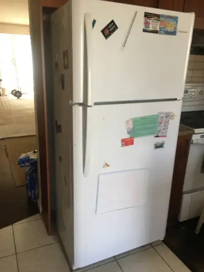 FREE fridge , working but need cleaning Must bring with your own moving equipment, tools and manpowe...