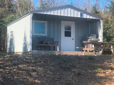 4 SEASON SPECIFIC BUILD. Built in 2019. Steel framing and steel exterior. Outside dimensions 21’4 L...