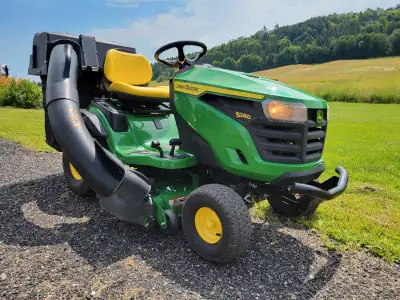 2023 John Deere S240 Lawn Tractor, mint condition with only 62hrs,hydrostatic with cut in reverse fe...