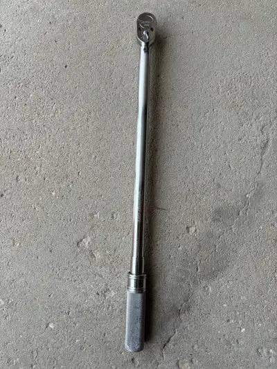 Selling a Snap On QD3R250 torque wrench. 250 ft lb max. $250.00 FIRM. Not interested in trades. No d...