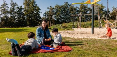 picknick aan de speeltuin