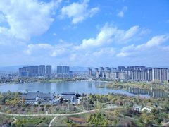 昭通昭阳昭阳城区碧桂园161湖景房四房出租2.2万一年看房方便出租房源真实图片