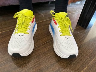 Hoka Clifton 9