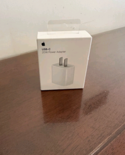 Apple/苹果 20W USB-C手机充电器插头 Type-C快速充电头 手机充电器 适配器 