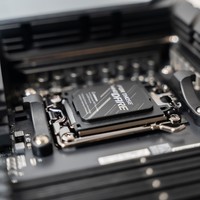 高端主板都有哪些特点？开箱玩家国度ROG CROSSHAIR X870E HERO