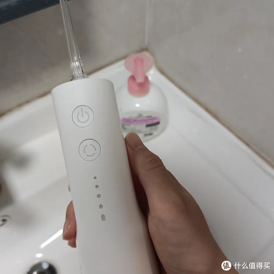 米家电动冲牙器 F300：牙齿清洁的得力助手！