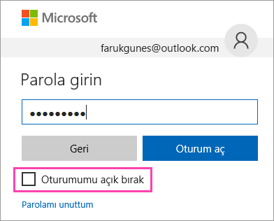 Outlook.com oturum açma sayfasındaki Oturumumu açık tut onay kutusunun ekran görüntüsü