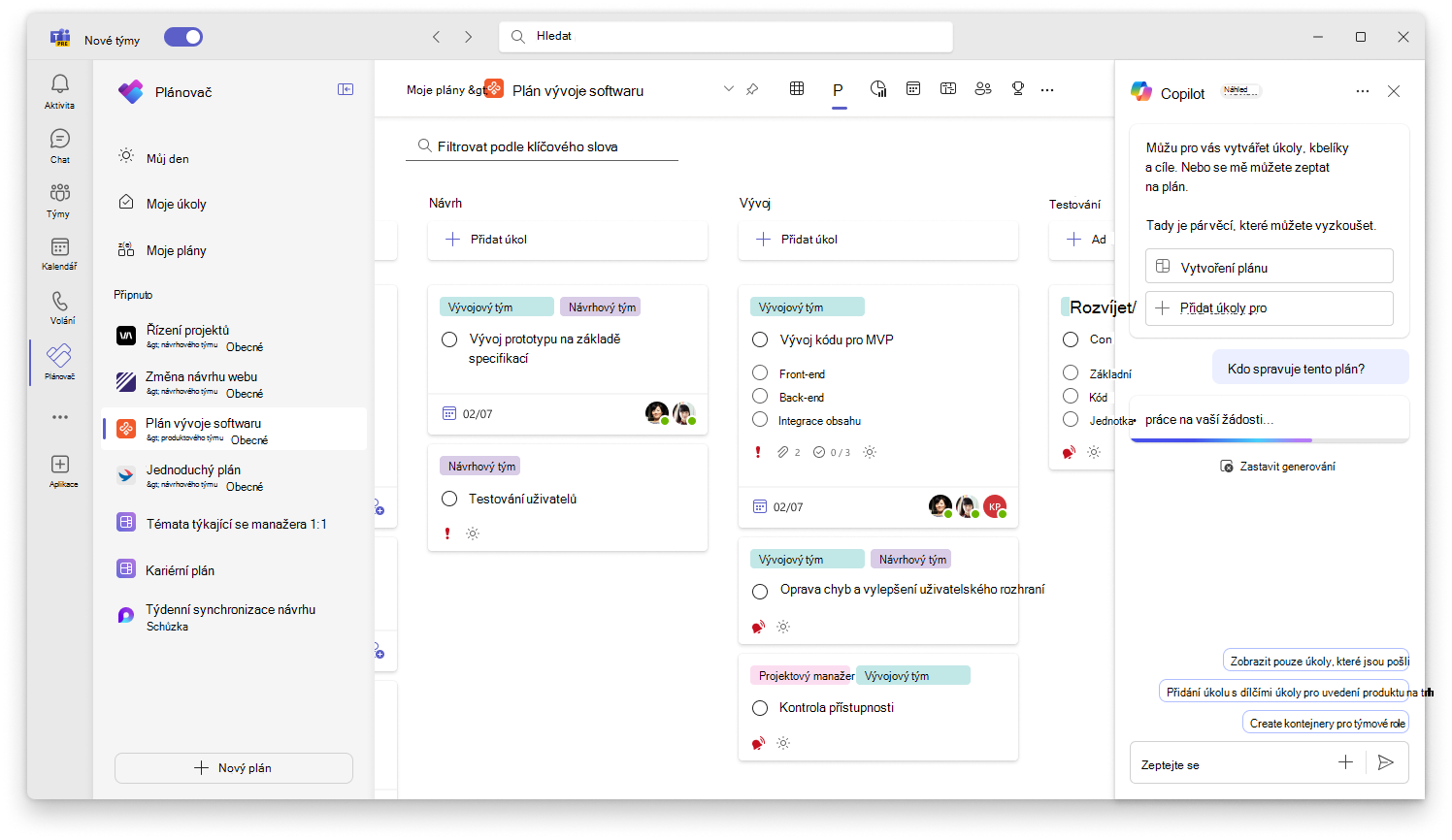 Snímek obrazovky s uživatelským rozhraním Copilotu se sledováním průběhu v Planneru.